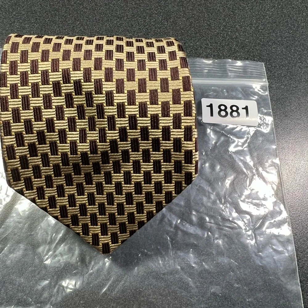 Brooks Brothers Mens Tie Necktie Brown Beige Geometric 100% Silk Tied Classic